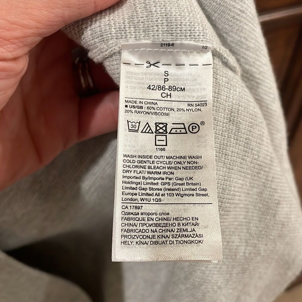Banana Republic light grey woman’s jacket with black pipping - Picture 8 of 13
